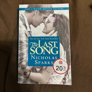 The Last Song by Nicholas Sparks - Blue Cover